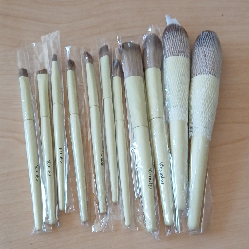 Yuwaku 11-piece Makeup Brush Set - Choose Color